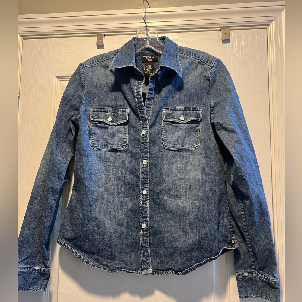 Women’s Ralph Lauren Jeans Co. Denim button up long sleeve shirt. Size Medium